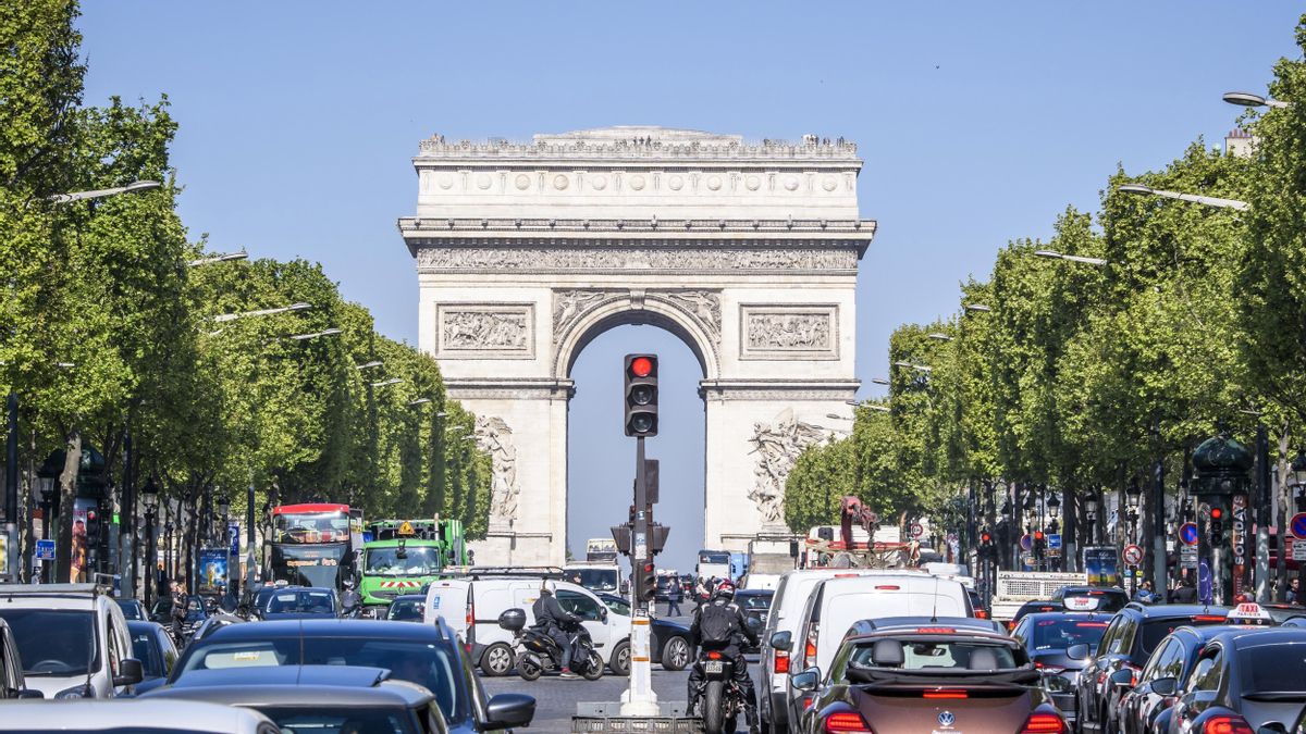 Un semáforo en París