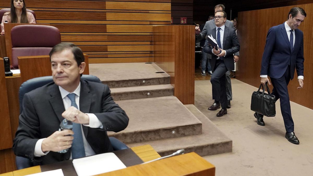 La oposición acorrala a Mañueco en las Cortes de Castilla y León: «Debe dimitir por su incompetencia»