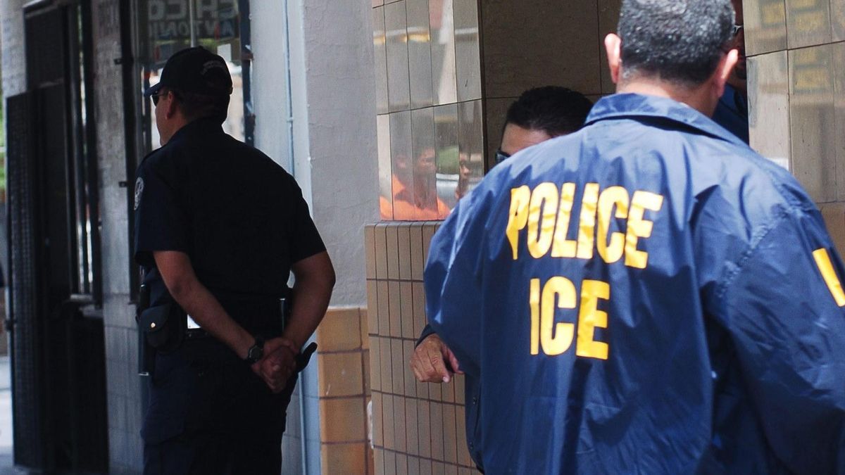 Agentes de EEUU detienen a dos bomberos inmigrantes mientras trabajaban en un incendio en Washington