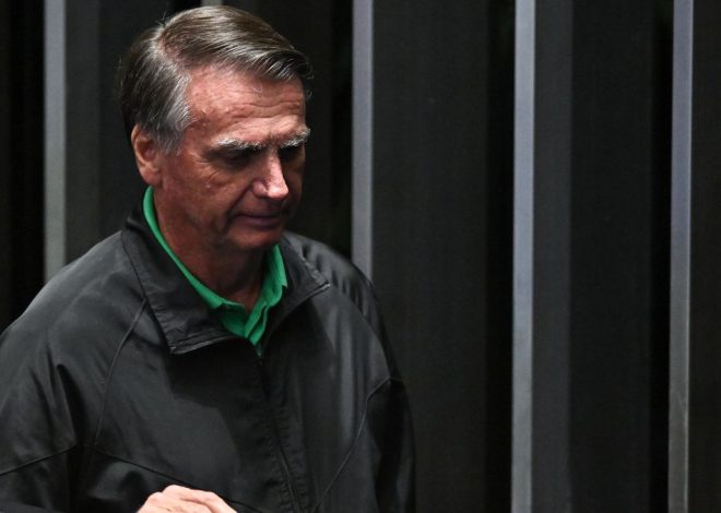La Justicia brasileña ordena el arresto domiciliario del expresidente Bolsonaro por el intento de golpe de Estado