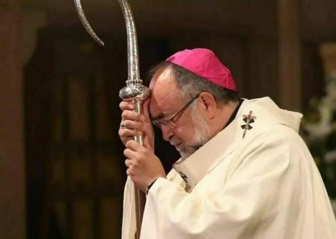 El arzobispo de Oviedo entra en la polémica de Jumilla y exige reciprocidad a los «moritos» que «asesinan» cristianos «dentro de sus territorios»