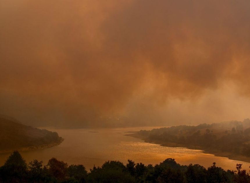 El incendio de Chandrexa, en Ourense, ya es el más grande de la historia de Galicia