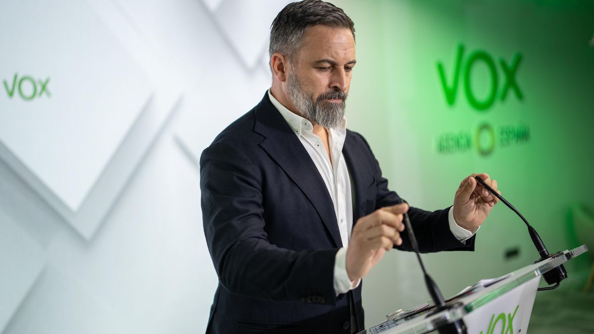 Abascal vincula al Open Arms con la violación de una menor en Madrid e insiste: «Hay que hundirlos»