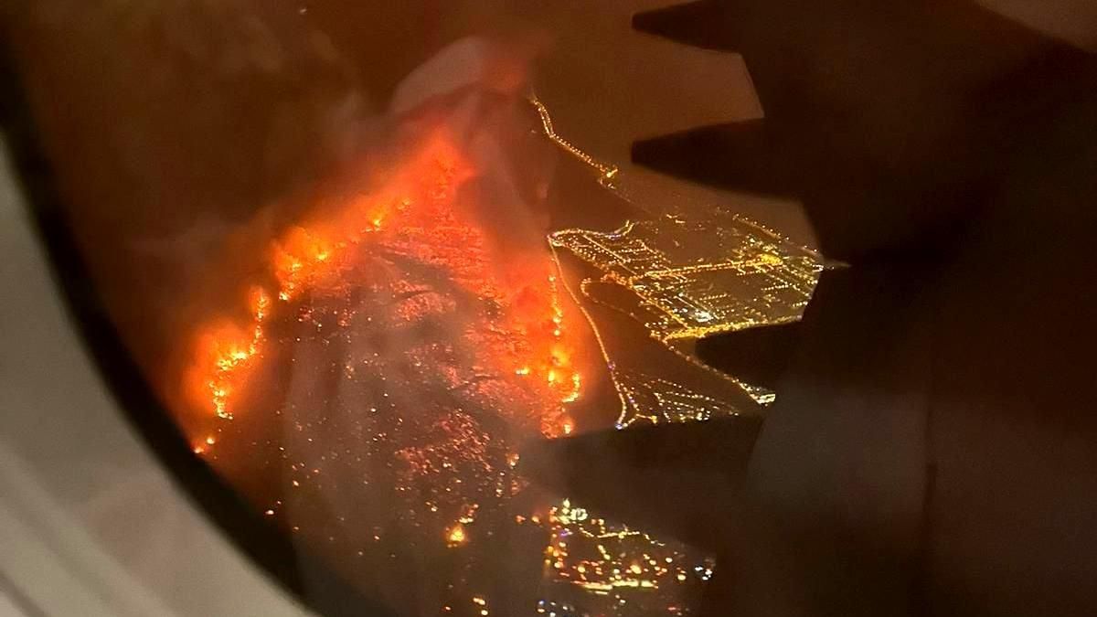 Amanecer de humo y cenizas en Madrid mientras el fuego abrasa a 30 kilómetros: «El incendio en Tres Cantos es un espejo»
