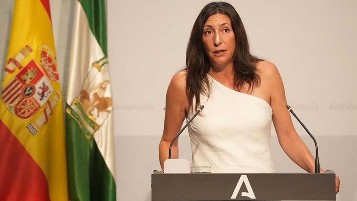 El Gobierno andaluz estudiará recurrir el decreto para derivar menores migrantes y advierte que su sistema está «saturado»
