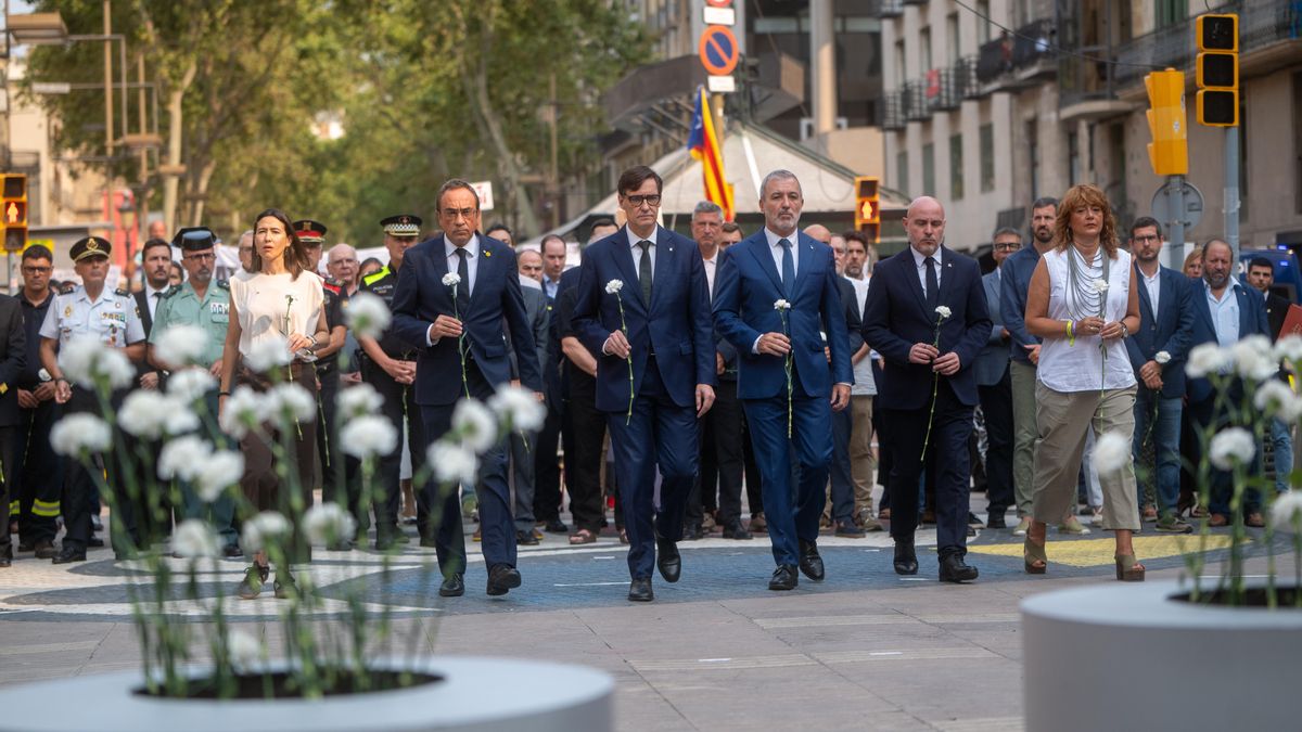 Barcelona rinde homenaje a las víctimas del 17-A en el octavo aniversario del atentado