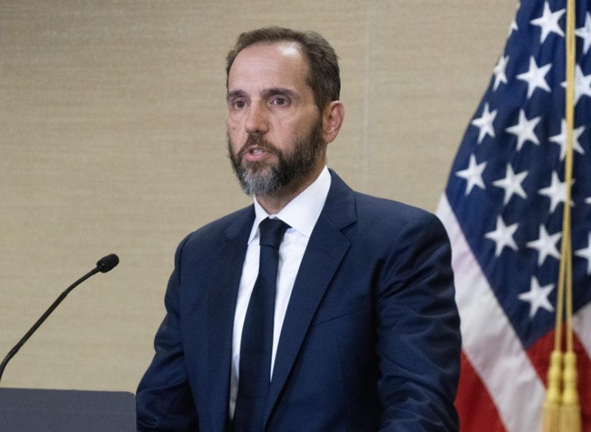 Una agencia federal investiga al exfiscal especial Jack Smith por imputar a Trump en 2023