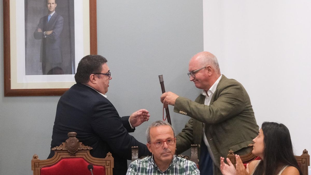 Cuatro mociones de censura con tránsfugas en tres semanas agitan la política local en Galicia