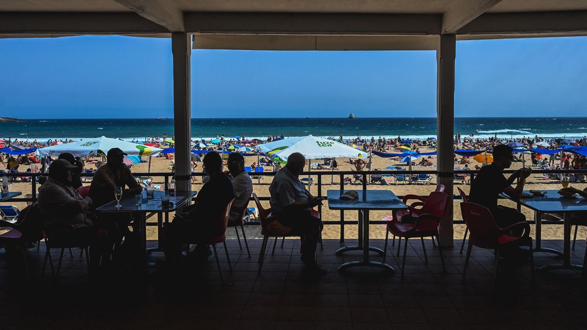 España se parte en dos con un frente atlántico que irrumpirá el domingo en el norte con tormentas mientras el sur seguirá abrasado por el calor