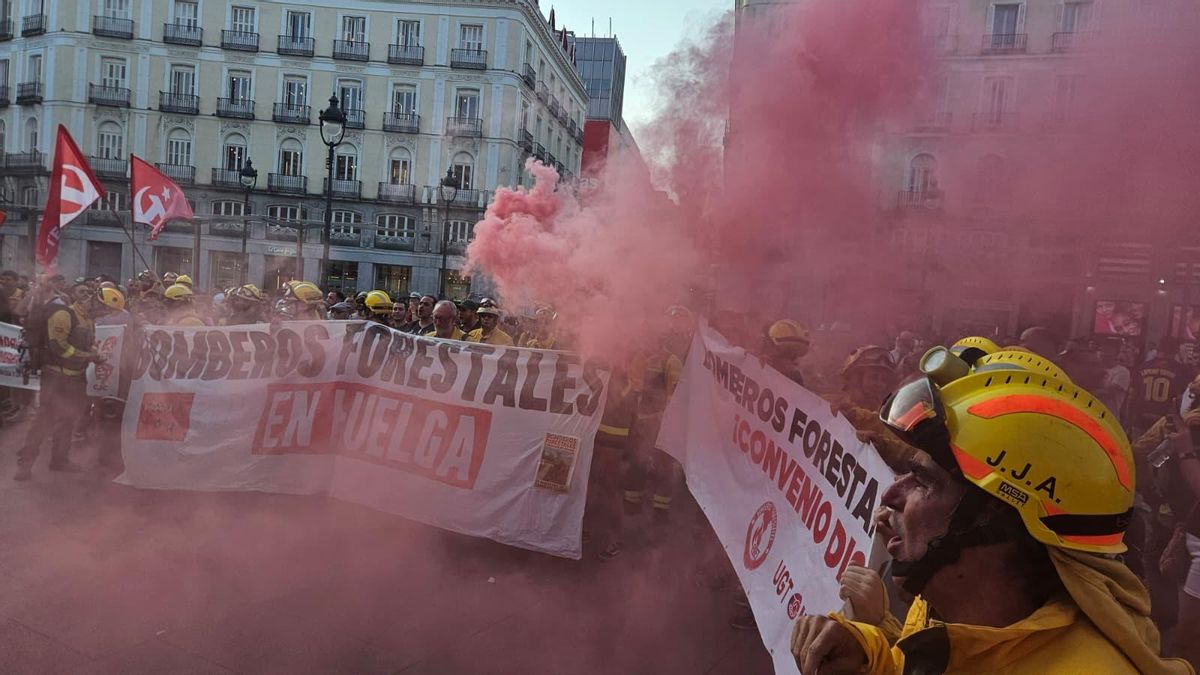 Los bomberos forestales de Madrid mantienen la huelga tras una reunión con el Gobierno de Ayuso que tildan de «lamentable»
