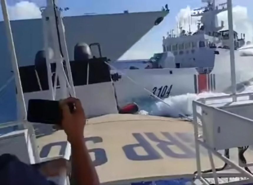 Un barco de guerra chino choca con otro de la guardia costera cuando perseguía a una embarcación filipina