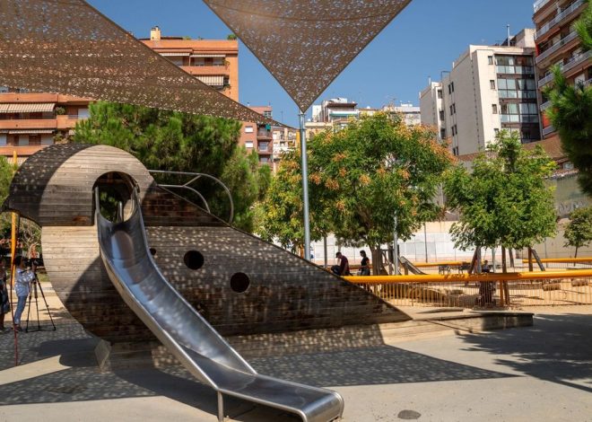 Las zonas de sombra artificial en Barcelona bajan la temperatura hasta en 4 grados en parques y patios de escuela