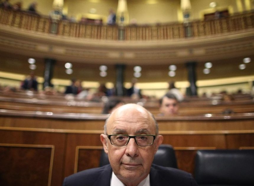 Una jefa de Hacienda y hermana de dos imputados del ‘caso Montoro’ es casera de una empresa acusada de fraude en el IVA