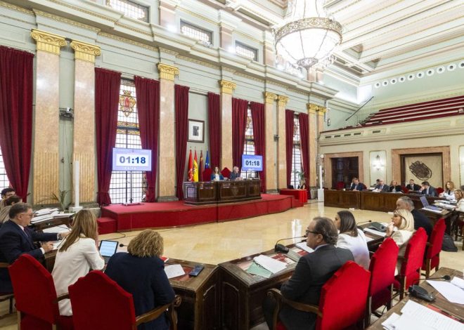 El PP rechazó en Murcia capital una propuesta de Vox similar a la de Jumilla por ser «más sectaria de la cuenta»
