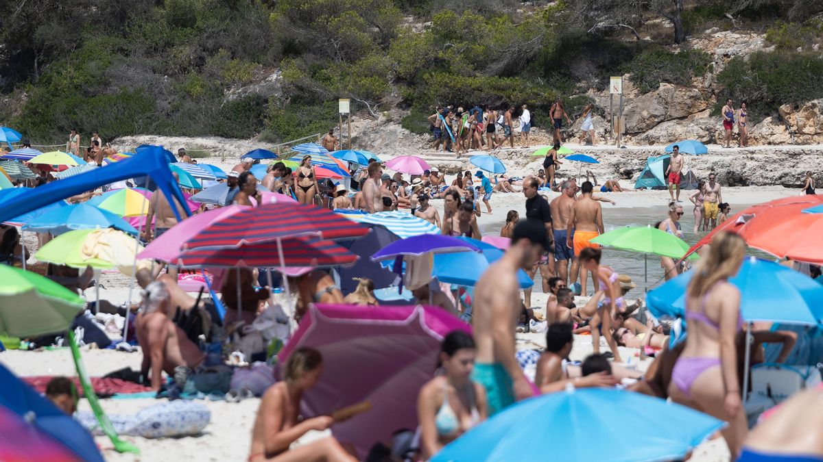 Mallorca está más cara que nunca, pero bate récord de turistas: “Agobia la gente. Cruzas cinco metros en media hora”
