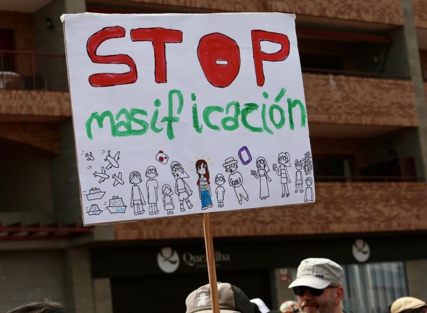 Asambleas ciudadanas y decrecer: ideas para ‘salvar’ Canarias del turismo masivo recogidas en una revista científica estatal