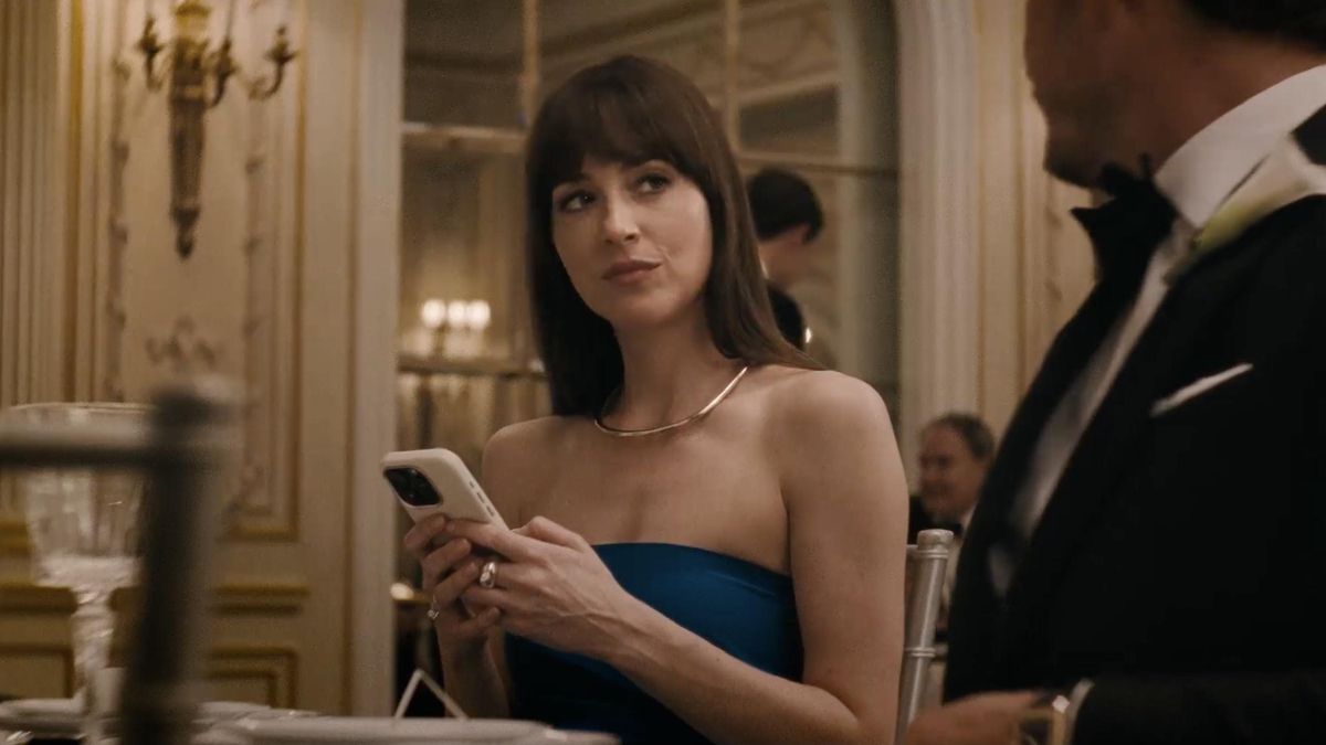 El amor no está en el aire, está en nuestros teléfonos: «Prefiero ligar en persona, pero hoy en día es complicado»