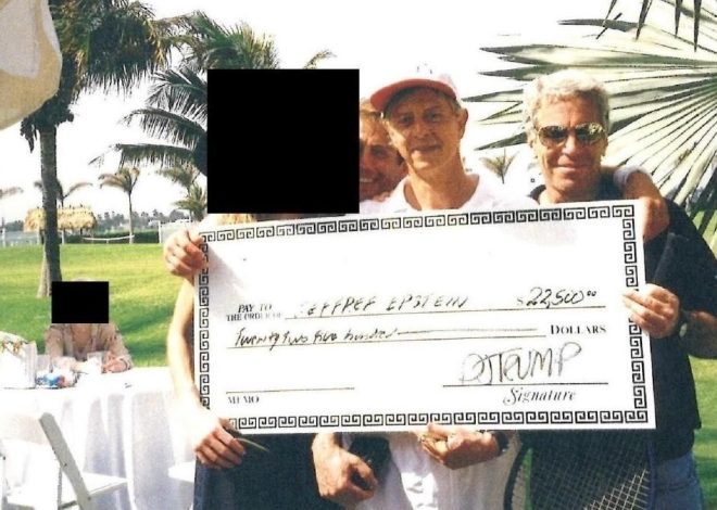 El cheque XXL de 22.500 dólares por «una mujer devaluada» firmado por Trump para Epstein