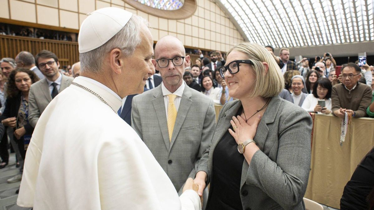 Elise Ann Allen, vaticanista: «León XIV continuará el camino de Francisco, pero no con el tema LGTBI o con las mujeres»