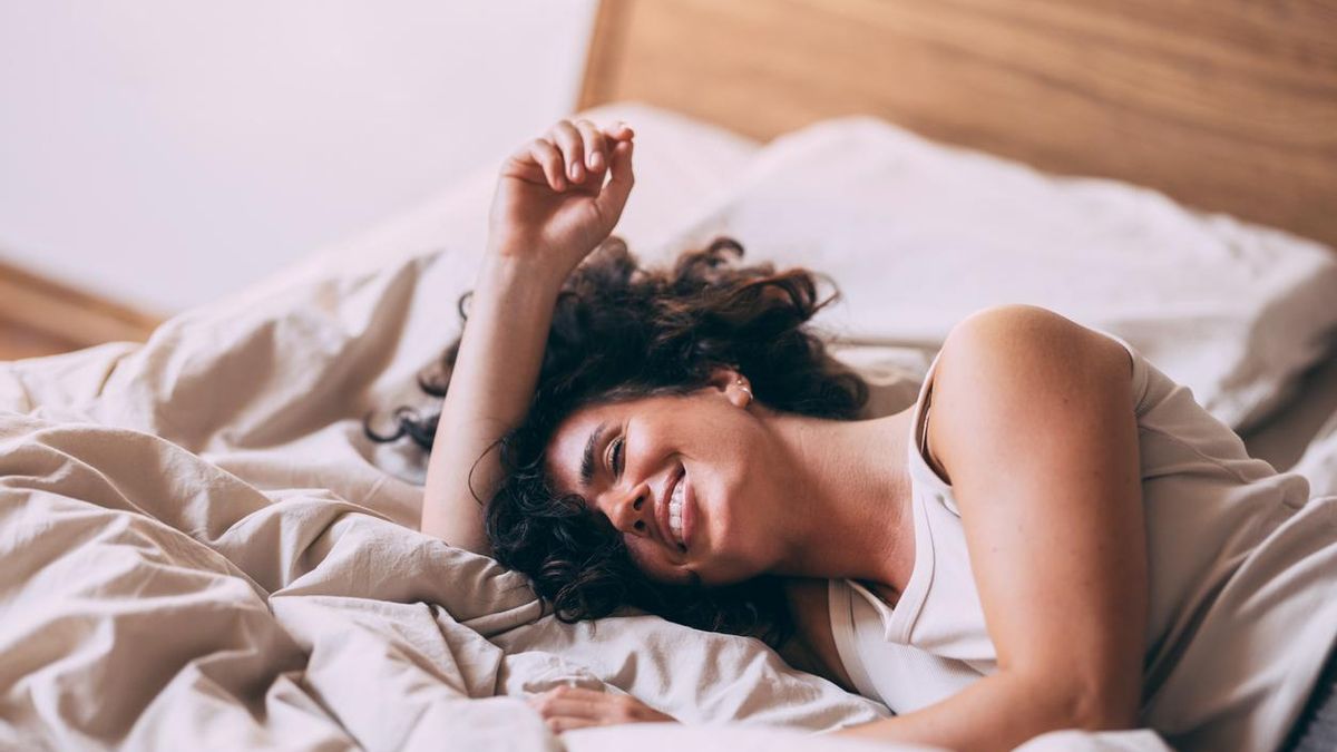 Un vibrador doble que multiplica el placer en solitario y en pareja