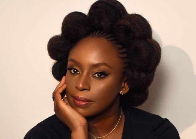 Chimamanda Ngozi Adichie: «A una mujer negra que muestra su rabia le pueden incluso impedir el acceso a un empleo»