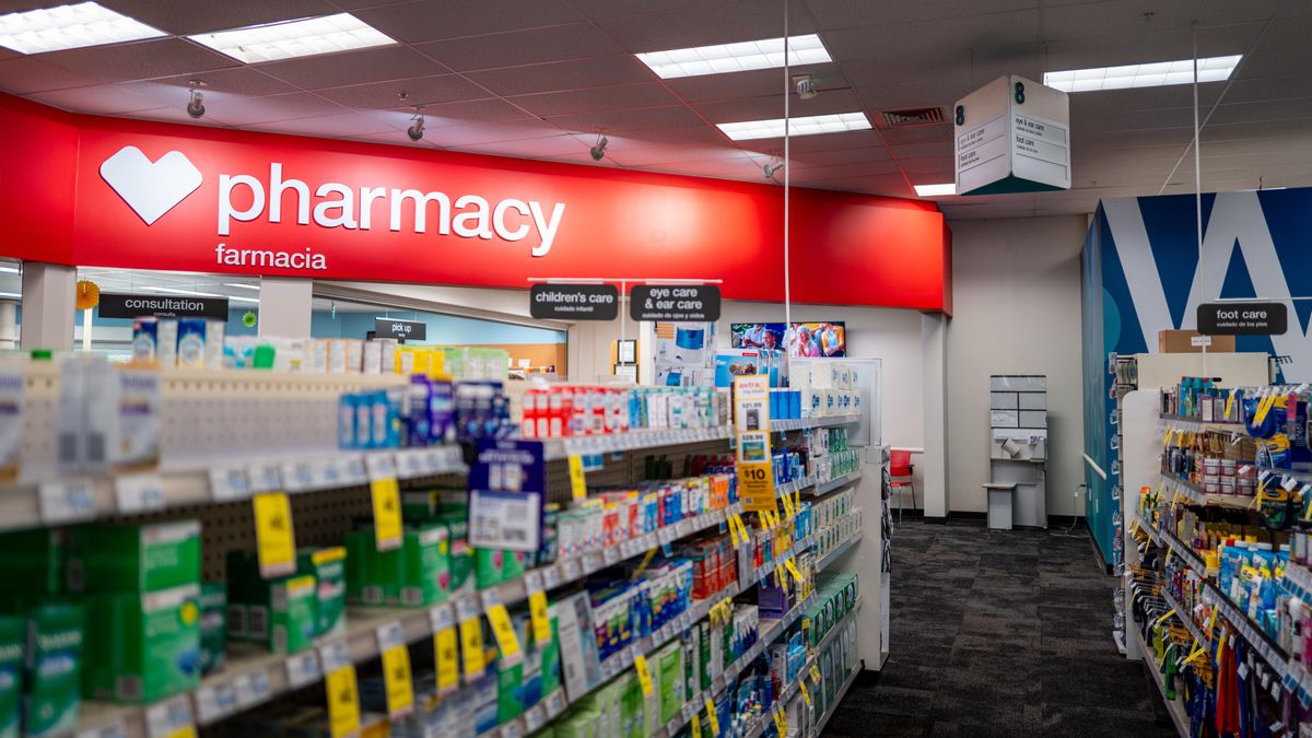 Trump anuncia nuevos aranceles del 100% para la importación de medicamentos