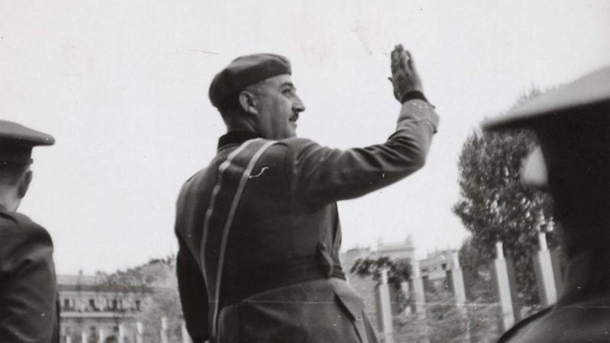 Un centenar de organizaciones firman un manifiesto contra «los 50 años de impunidad» tras la muerte de Franco