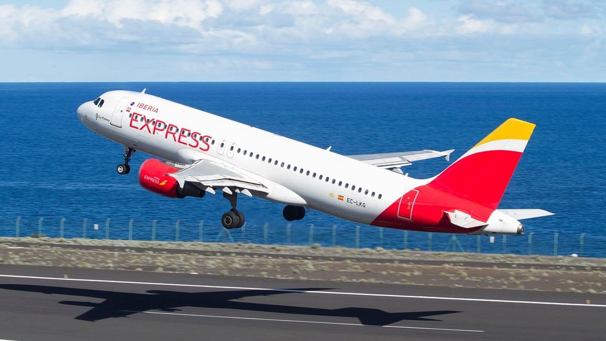 Iberia Express va a la batalla con Ryanair y anuncia 30.000 plazas nuevas en Canarias