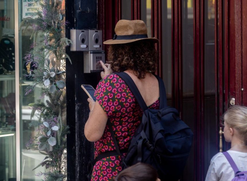 Las plataformas deberán eliminar otros 53.000 anuncios de pisos turísticos ilegales