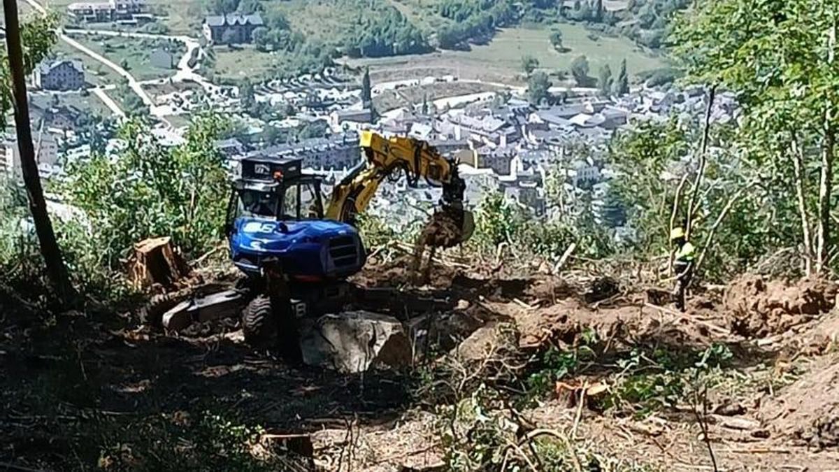 El polémico telecabina de Benasque a Cerler avanza entre denuncias ecologistas y un expediente sancionador de la CHE