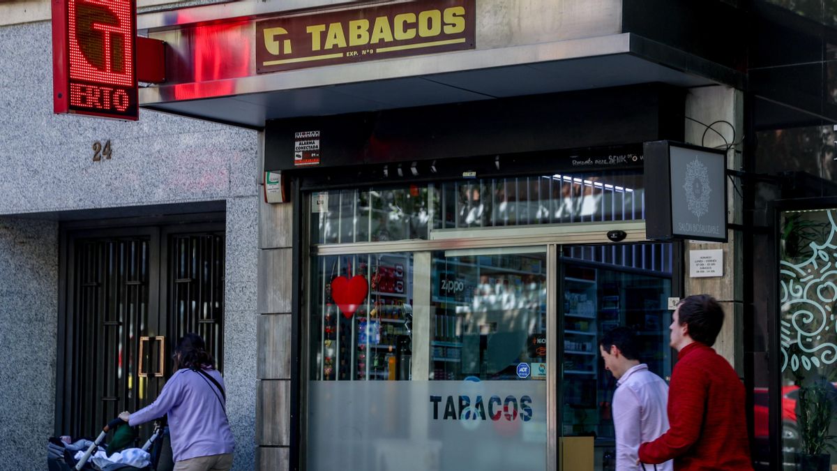 El Gobierno da el primer paso para prohibir fumar en las terrazas