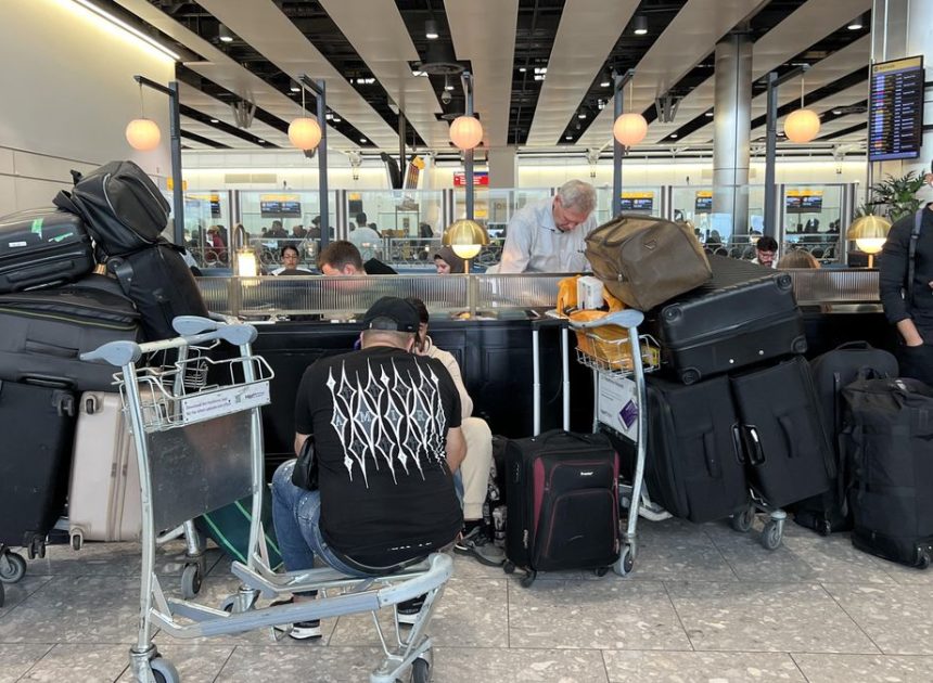 Continúan las cancelaciones y retrasos de vuelos en aeropuertos de Bruselas, Londres y Berlín tras el ciberataque
