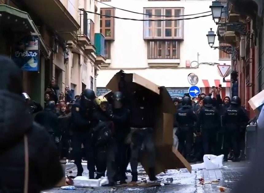 Condenada por coacciones una empresa de ‘desokupación’ al intentar desalojar un centro social en Granada