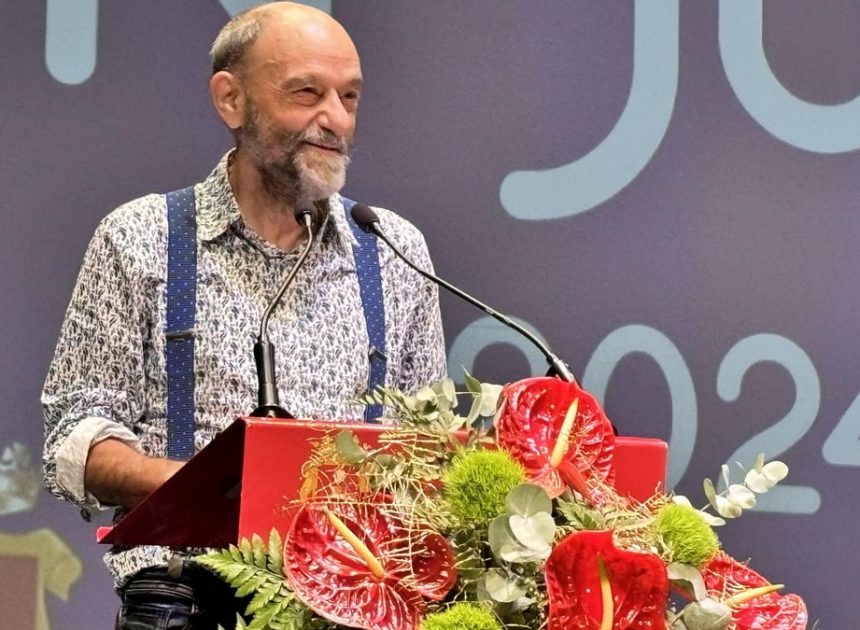 El humorista Javier Cansado anuncia que tiene cáncer y que se retira «varios meses»