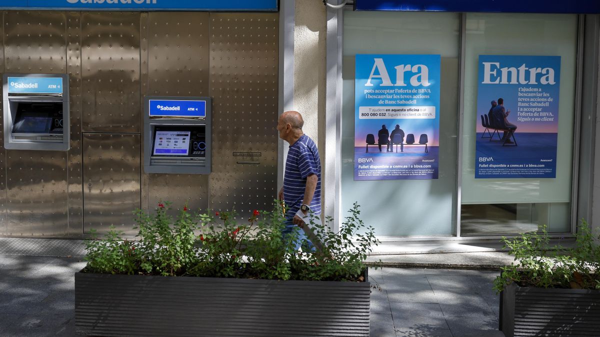 La CNMV aprueba la mejora de la opa de BBVA sobre Sabadell