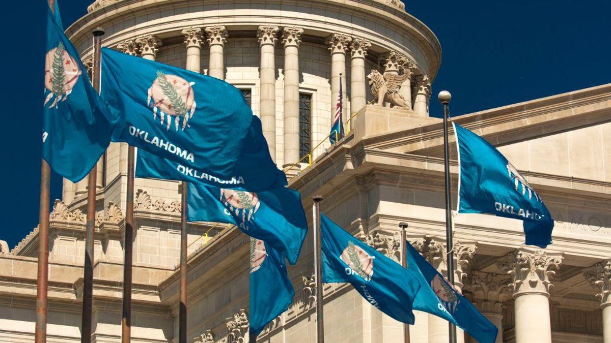 Oklahoma hará exámenes a los nuevos profesores para evitar contratar a «adoctrinadores marxistas»