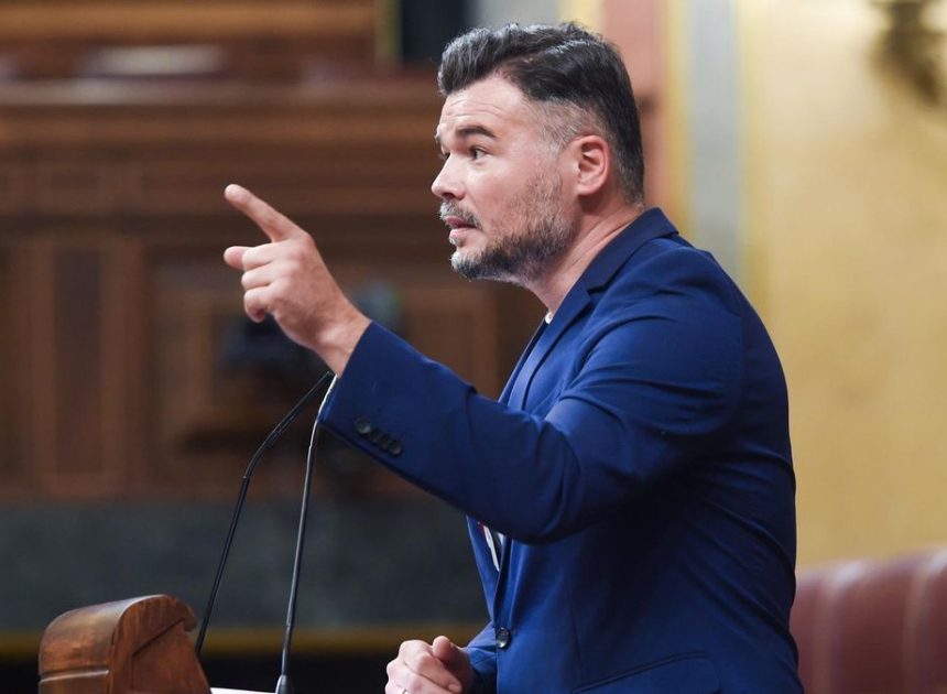 Rufián pide a Nogueras que deje de «hacer daño a Catalunya»: «Es muy poco patriota odiar a la gente inmigrada»