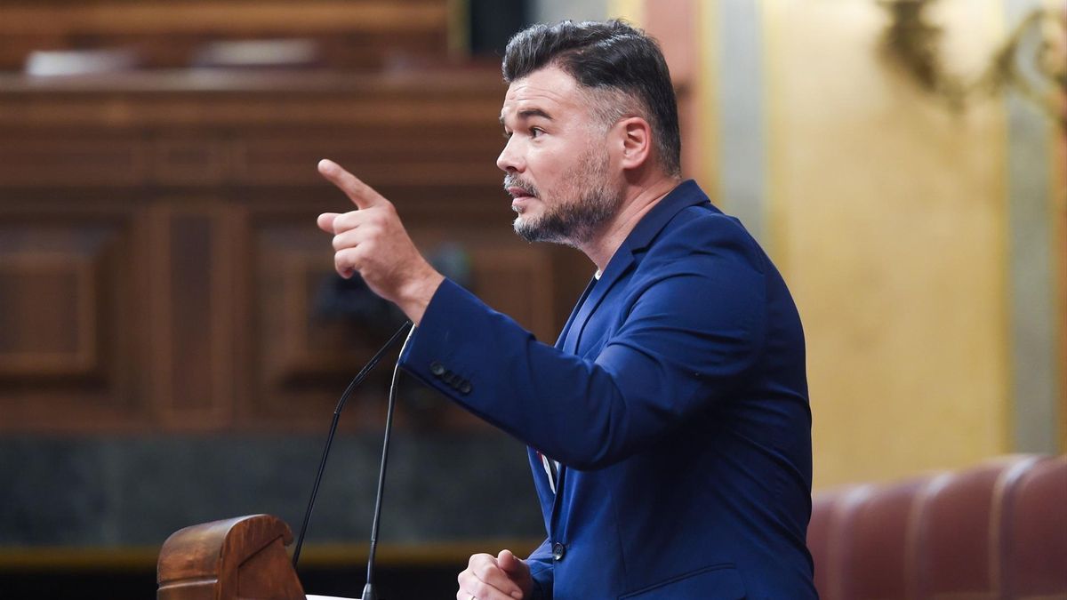 Rufián pide a Nogueras que deje de «hacer daño a Catalunya»: «Es muy poco patriota odiar a la gente inmigrada»