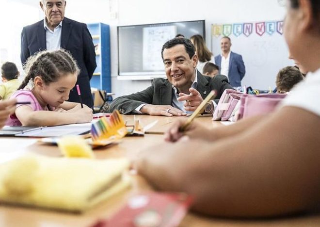 Andalucía ordena que las tutorías del profesorado con las familias de alumnos sean telemáticas «con carácter general»