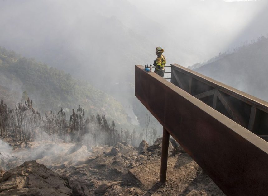 Tres fuegos siguen activos en Galicia tras extinguirse el incendio de O Bolo (Ourense)