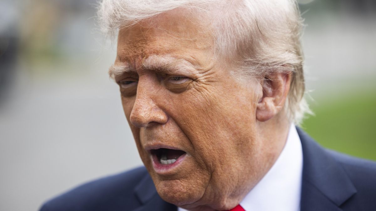 Trump afirma que EEUU ha hundido «tres embarcaciones» que supuestamente llevaban droga desde Venezuela
