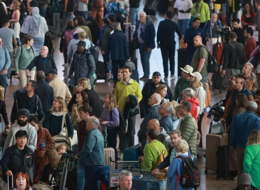 Continúan los retrasos y cancelaciones por el ciberataque en los aeropuertos de Londres, Berlín y Bruselas
