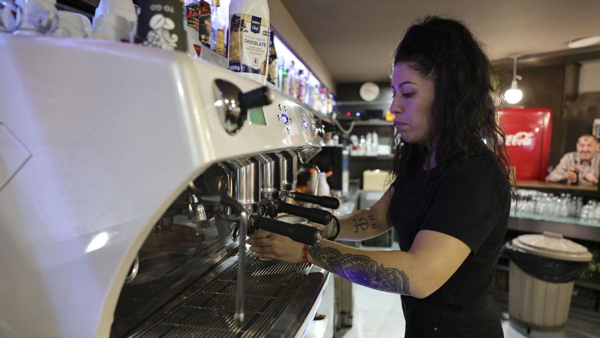 La AIReF concluye que las alzas del salario mínimo no destruyen empleo gracias al aumento del consumo