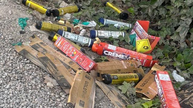 El ‘gas de la risa’ arrasa entre los turistas británicos, que compran las bombonas en Amazon: «Los fabricantes se forran»