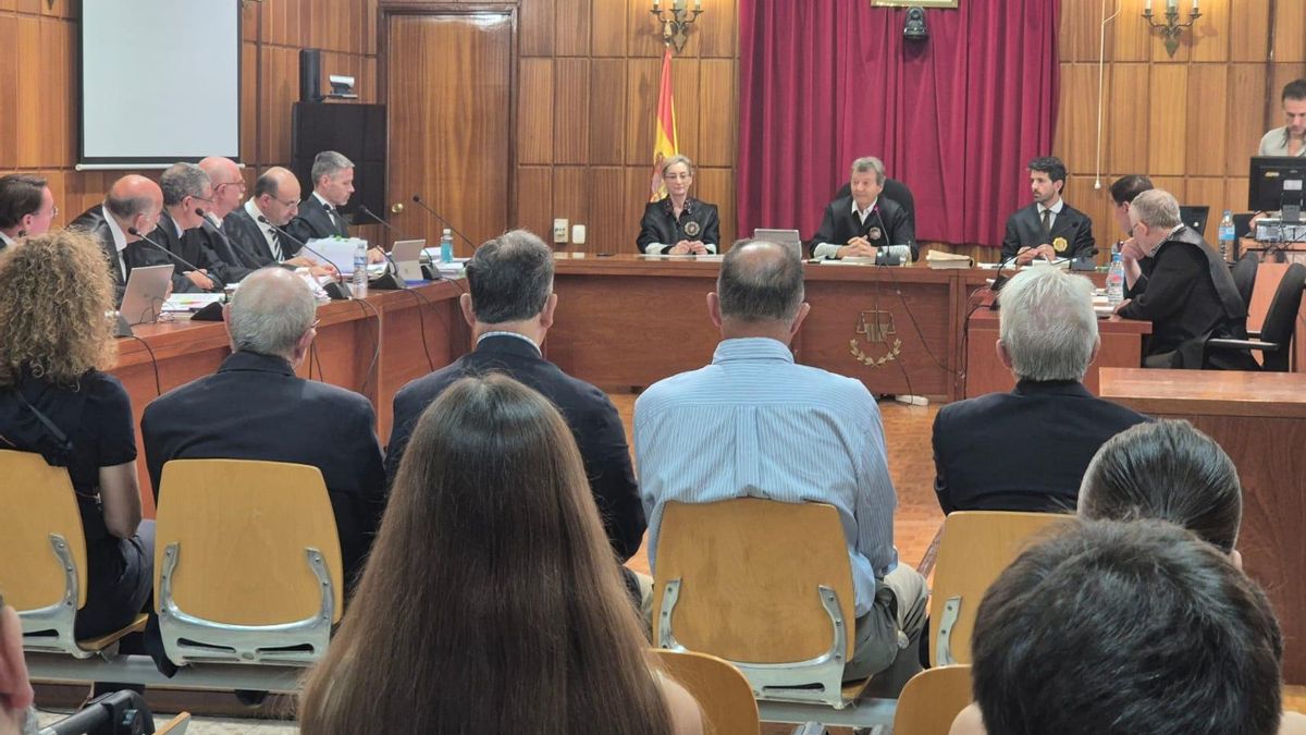 Dos exconsejeros de Murcia, en el banquillo por vulnerar la protección del Mar Menor con un proyecto urbanístico