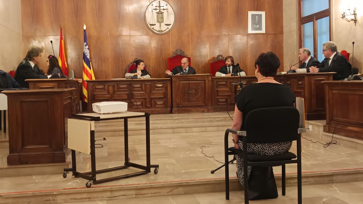Una exconsellera del PP acepta una pena mínima por un desfalco millonario tras alegar una «adicción a las compras»