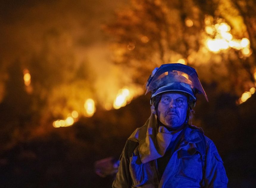 Un nuevo incendio en A Fonsagrada eleva a tres los fuegos activos en Galicia