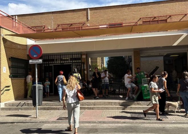 «Esto es un caos»: una mañana en un centro de salud de Sevilla