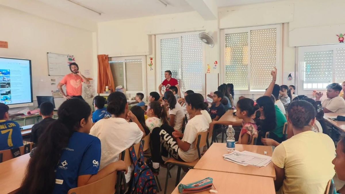 Vox y el PP acaban con más de una década de mediación intercultural en las aulas de Murcia: «Era una labor muy valiosa»