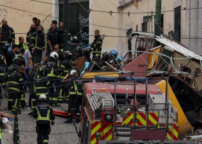 Al menos tres muertos y varios heridos tras descarrilar un popular funicular en Lisboa